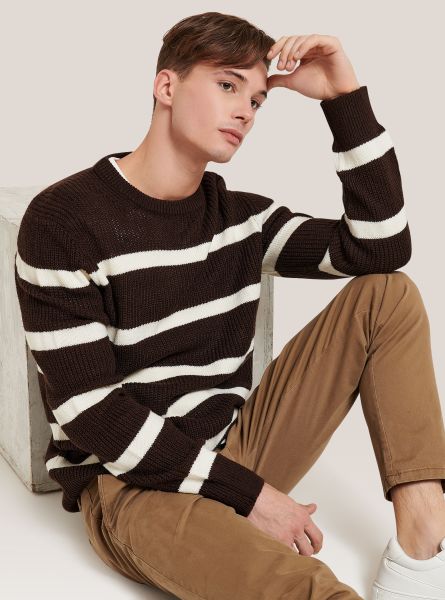 Men C3297 Brown Crew-Neck Pullover In Striped English Ribbing Sweaters