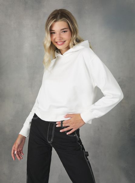 Women Wh2 White Cropped Sweatshirt With Comfort Fit Hood Sweatshirts