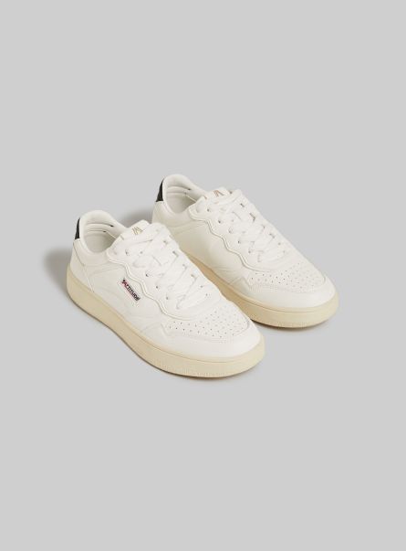 Shoes Women Wh2 White Vintage Effect Trainers